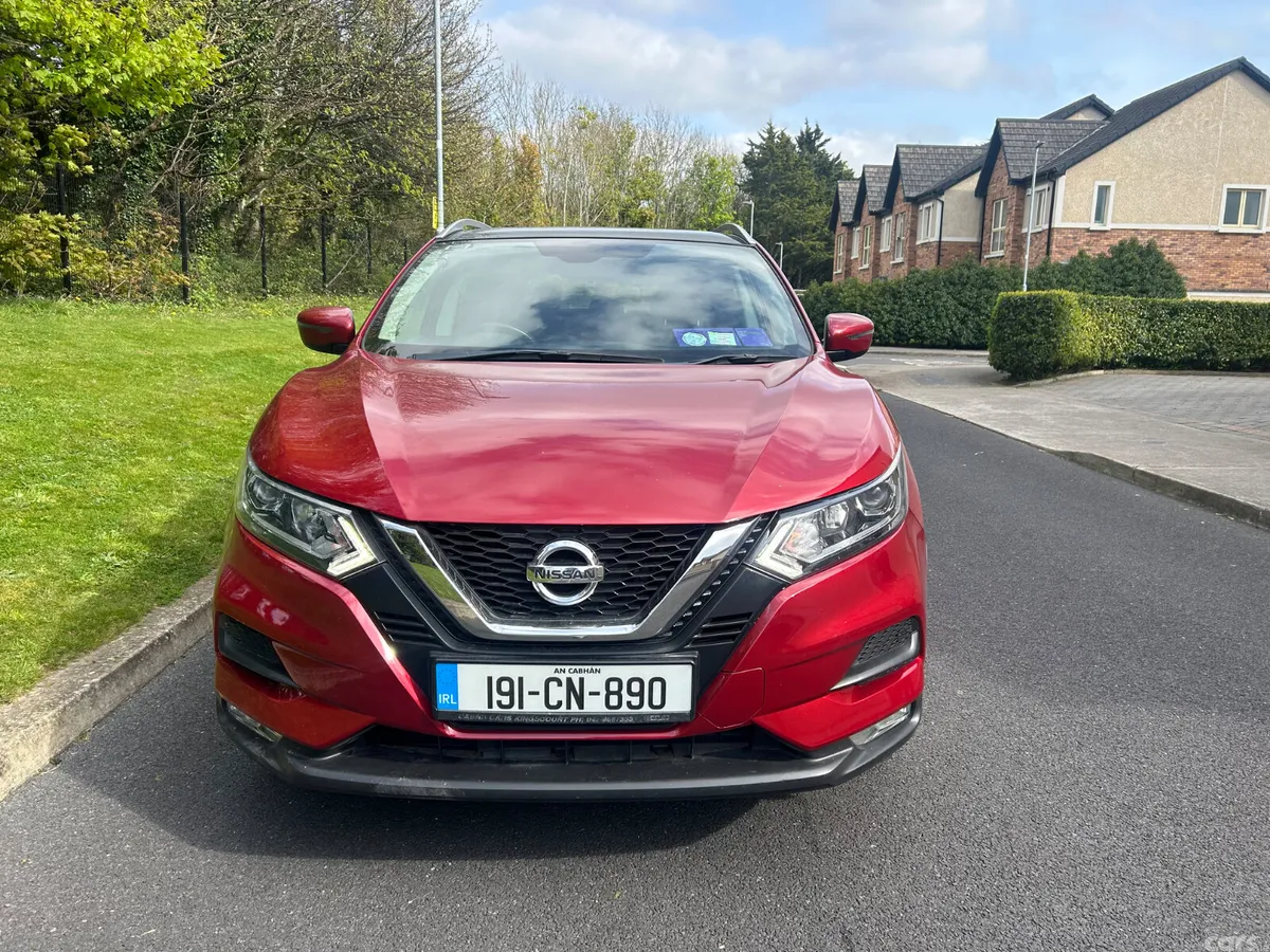 Nissan Qashqai MPV, Diesel, 2019, Red