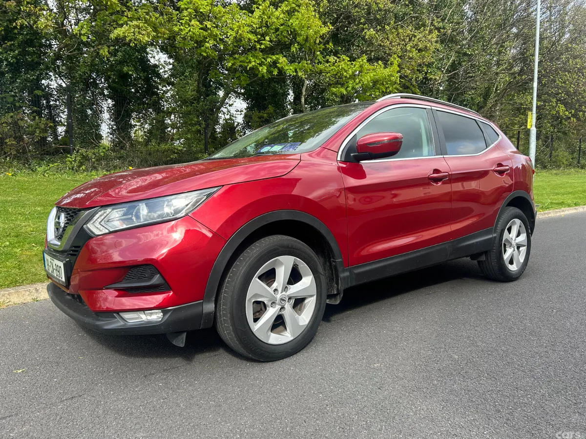 Nissan Qashqai MPV, Diesel, 2019, Red