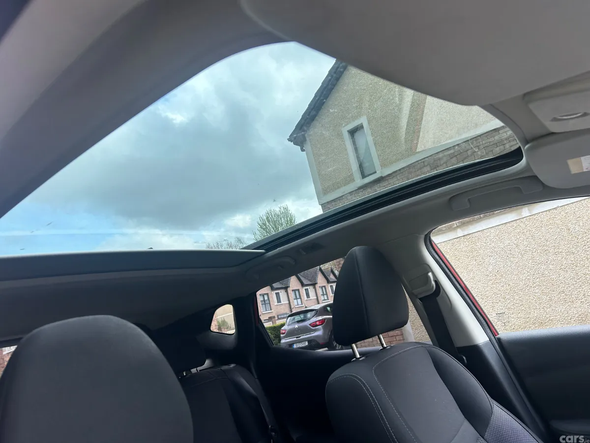 Nissan Qashqai MPV, Diesel, 2019, Red