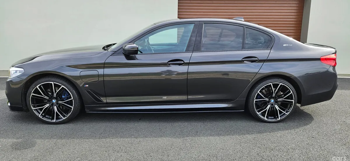 BMW 5-Series Saloon, Petrol Plug-in Hybrid, 2018, Grey
