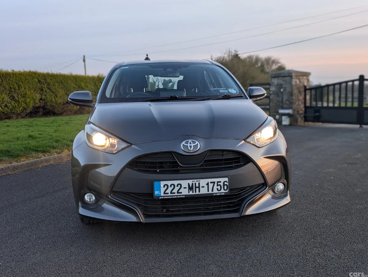Toyota Yaris Hatchback, Petrol, 2022, Grey