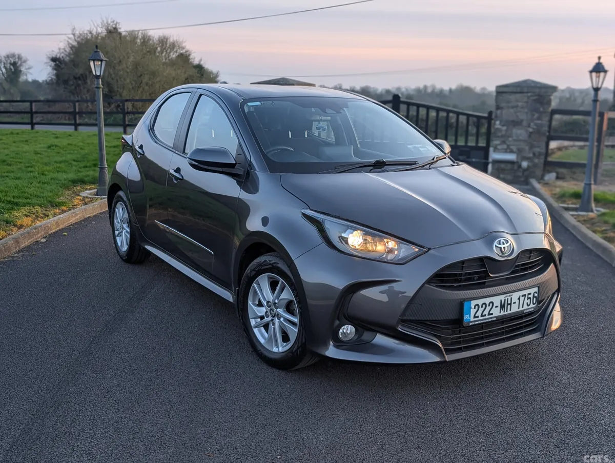 Toyota Yaris Hatchback, Petrol, 2022, Grey