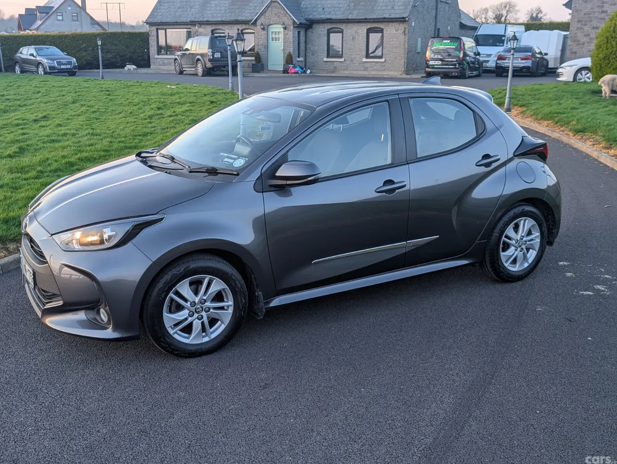 Toyota Yaris Hatchback, Petrol, 2022, Grey