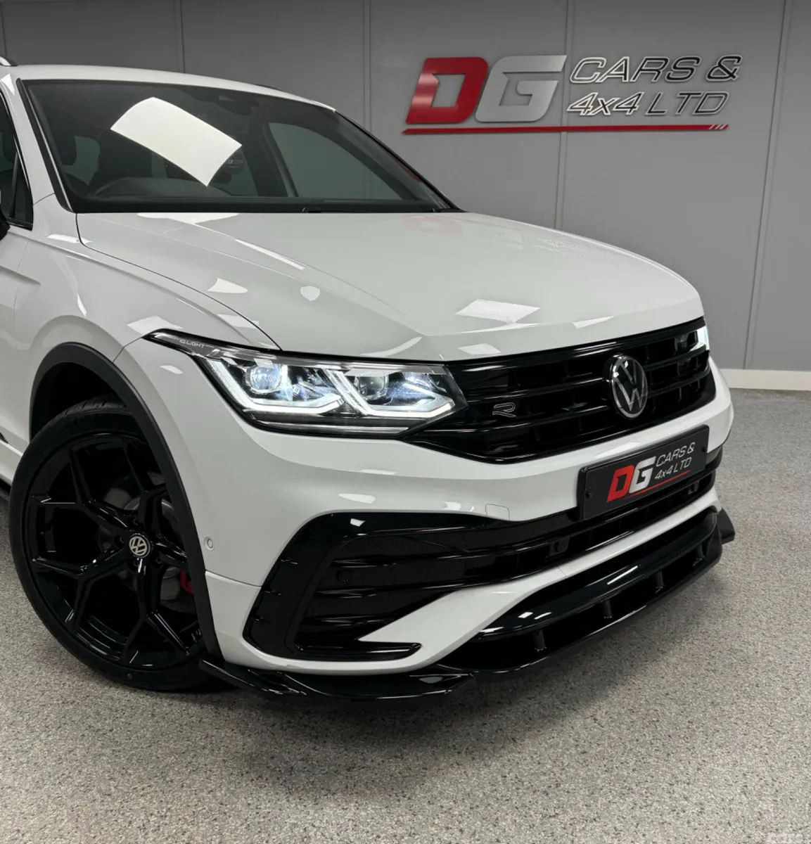 Volkswagen Tiguan SUV, Petrol Hybrid, 2022, White