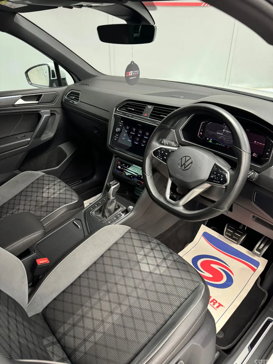 Volkswagen Tiguan SUV, Petrol Hybrid, 2022, White