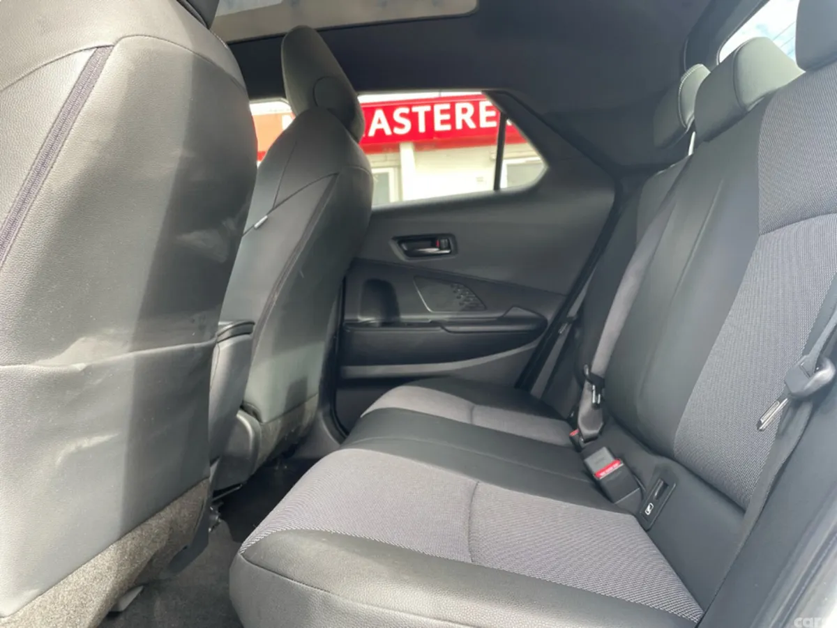 Toyota C-HR Hatchback, Petrol Hybrid, 2024, White
