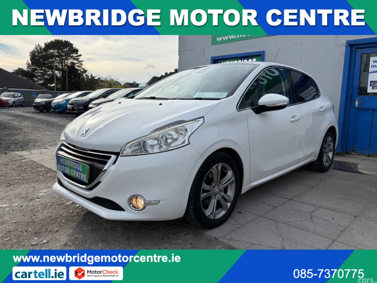 Peugeot 208 Hatchback, Petrol, 2014, White