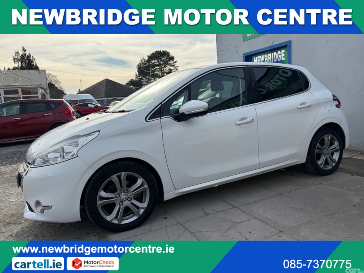 Peugeot 208 Hatchback, Petrol, 2014, White