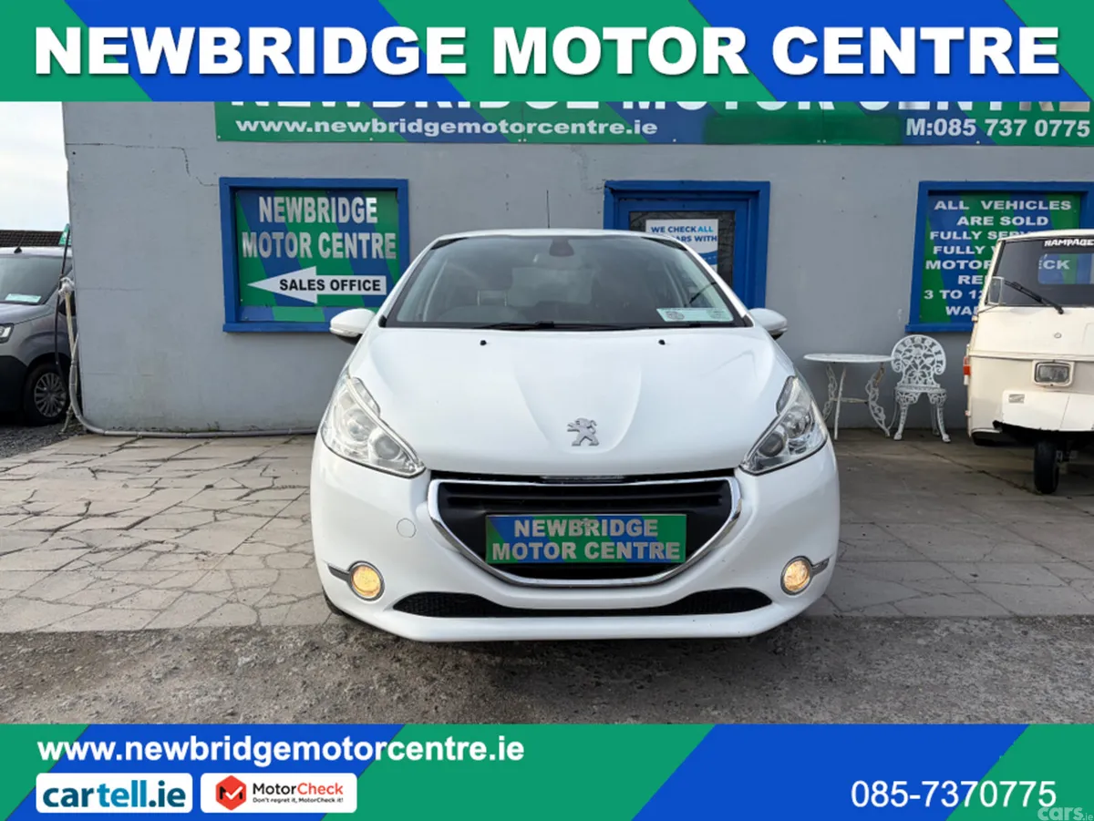 Peugeot 208 Hatchback, Petrol, 2014, White