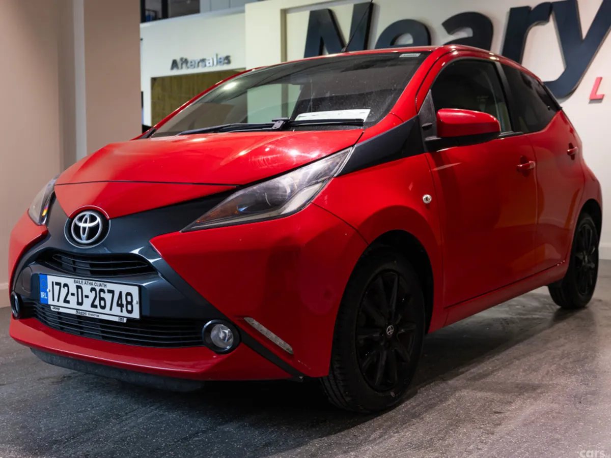 Toyota Aygo Hatchback, Petrol, 2017, Red