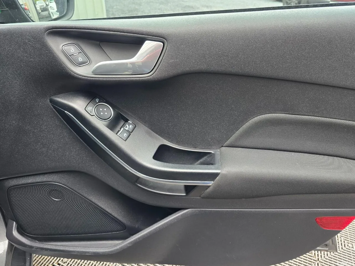 Ford Fiesta Hatchback, Petrol, 2018, Grey