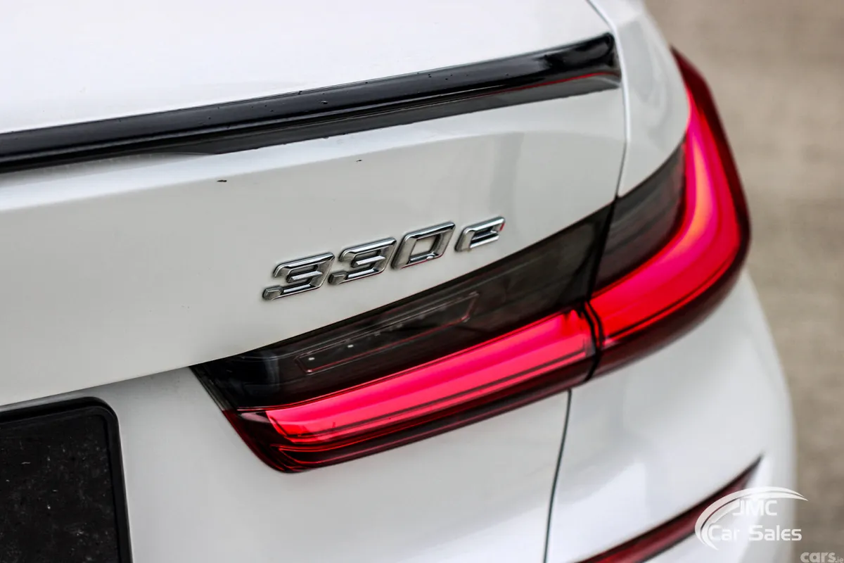 BMW 3-Series Saloon, Petrol Plug-in Hybrid, 2020, White
