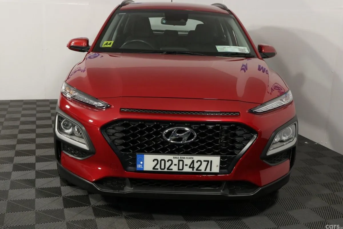 Hyundai KONA MPV, Petrol, 2020, Red