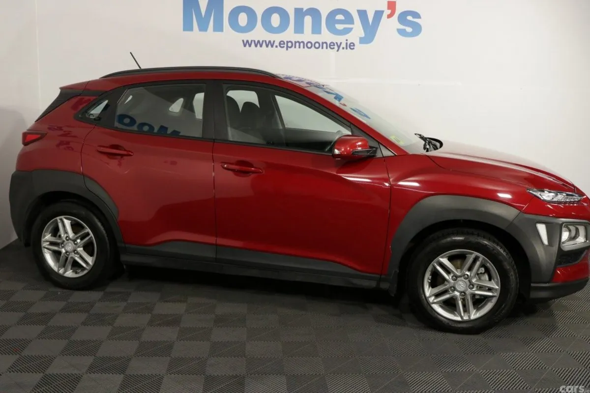 Hyundai KONA MPV, Petrol, 2020, Red
