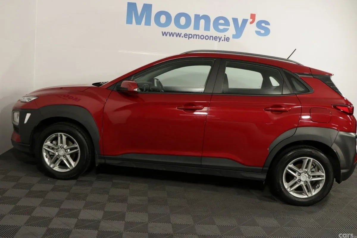 Hyundai KONA MPV, Petrol, 2020, Red