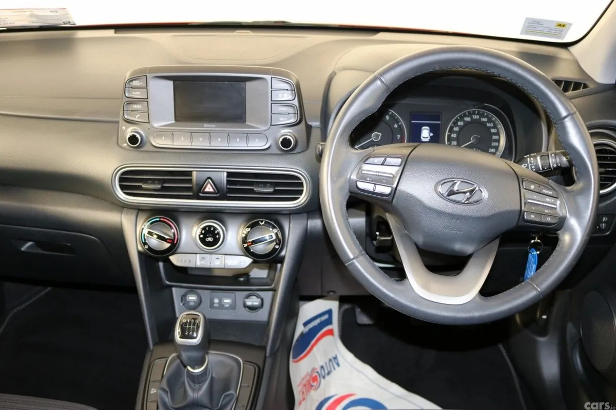 Hyundai KONA MPV, Petrol, 2020, Red