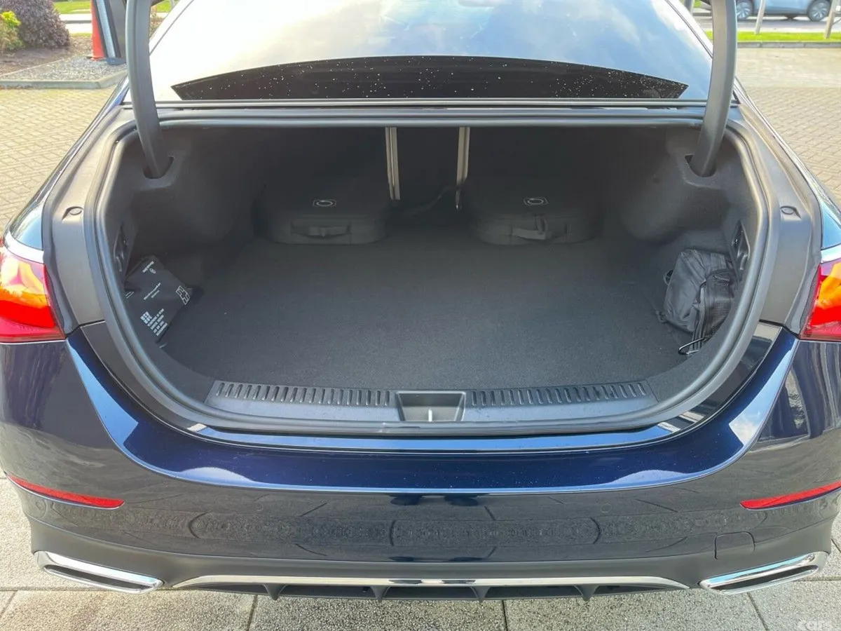 Mercedes-Benz E-Class Saloon, Diesel Plug-in Hybrid, 2026, Black