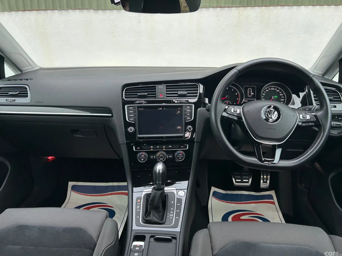 Volkswagen Golf Hatchback, Petrol, 2017, Silver
