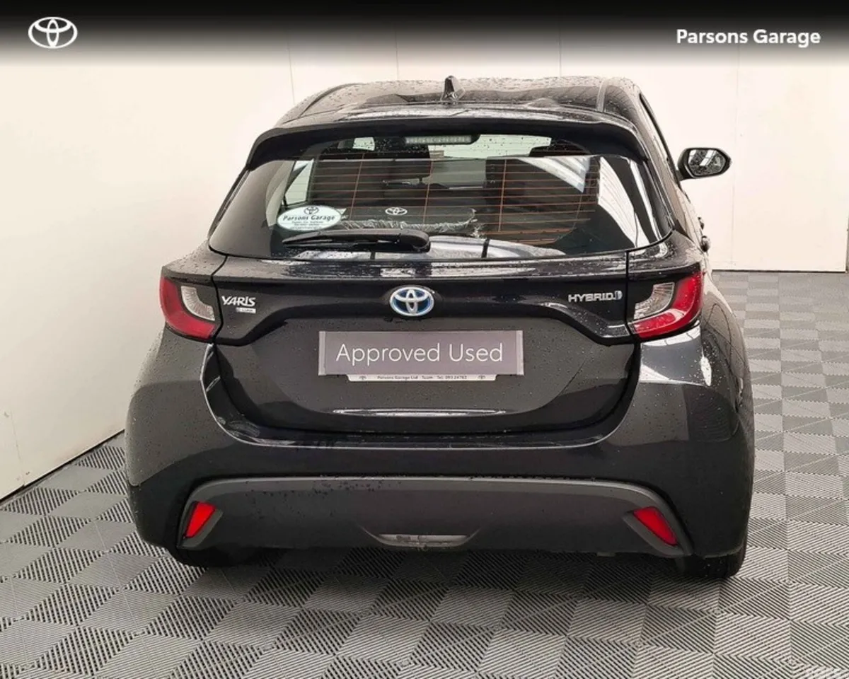 Toyota Yaris Hatchback, Petrol Hybrid, 2023, Black