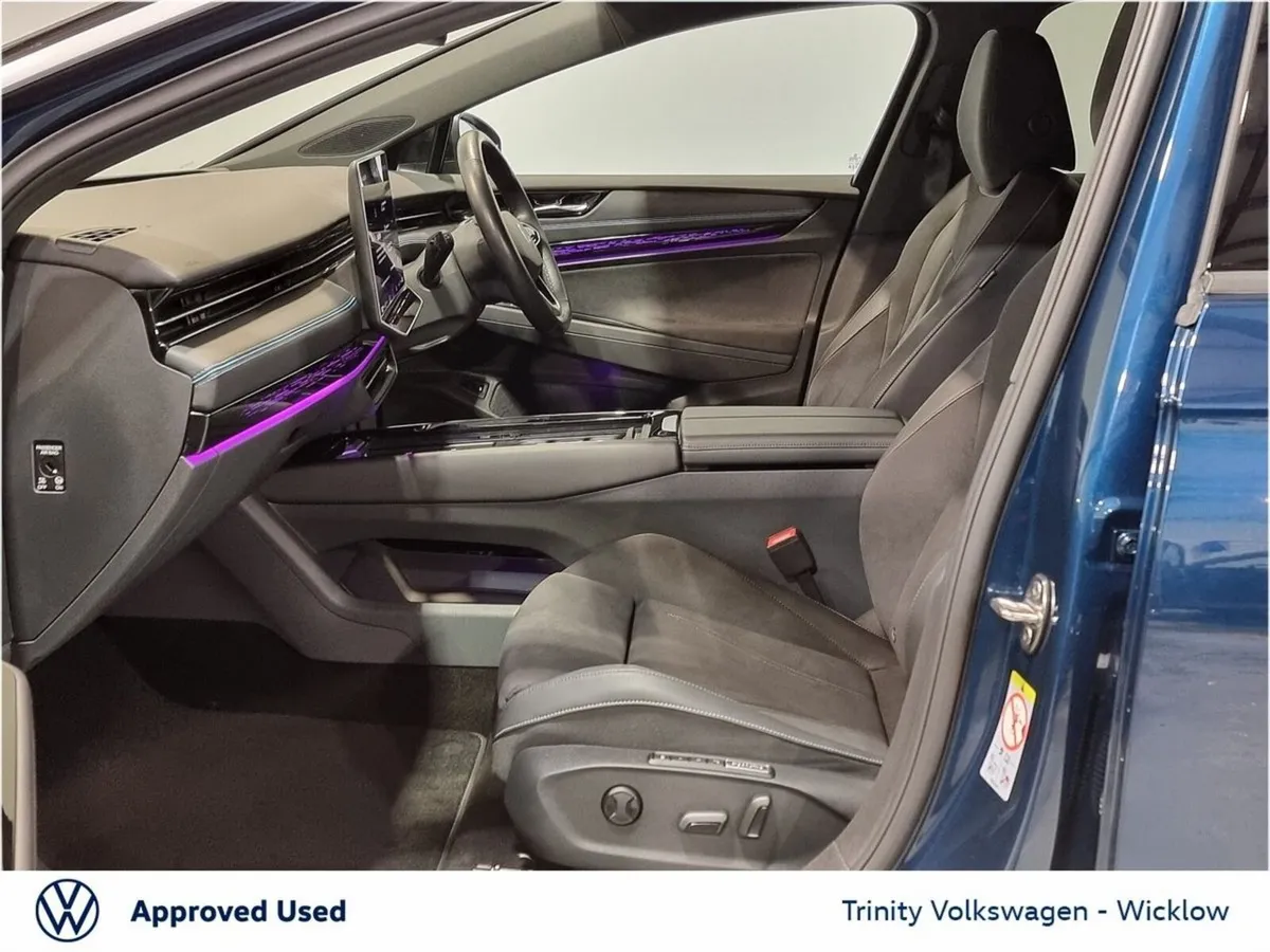 Volkswagen ID.7 Hatchback, Electric, 2024, Blue