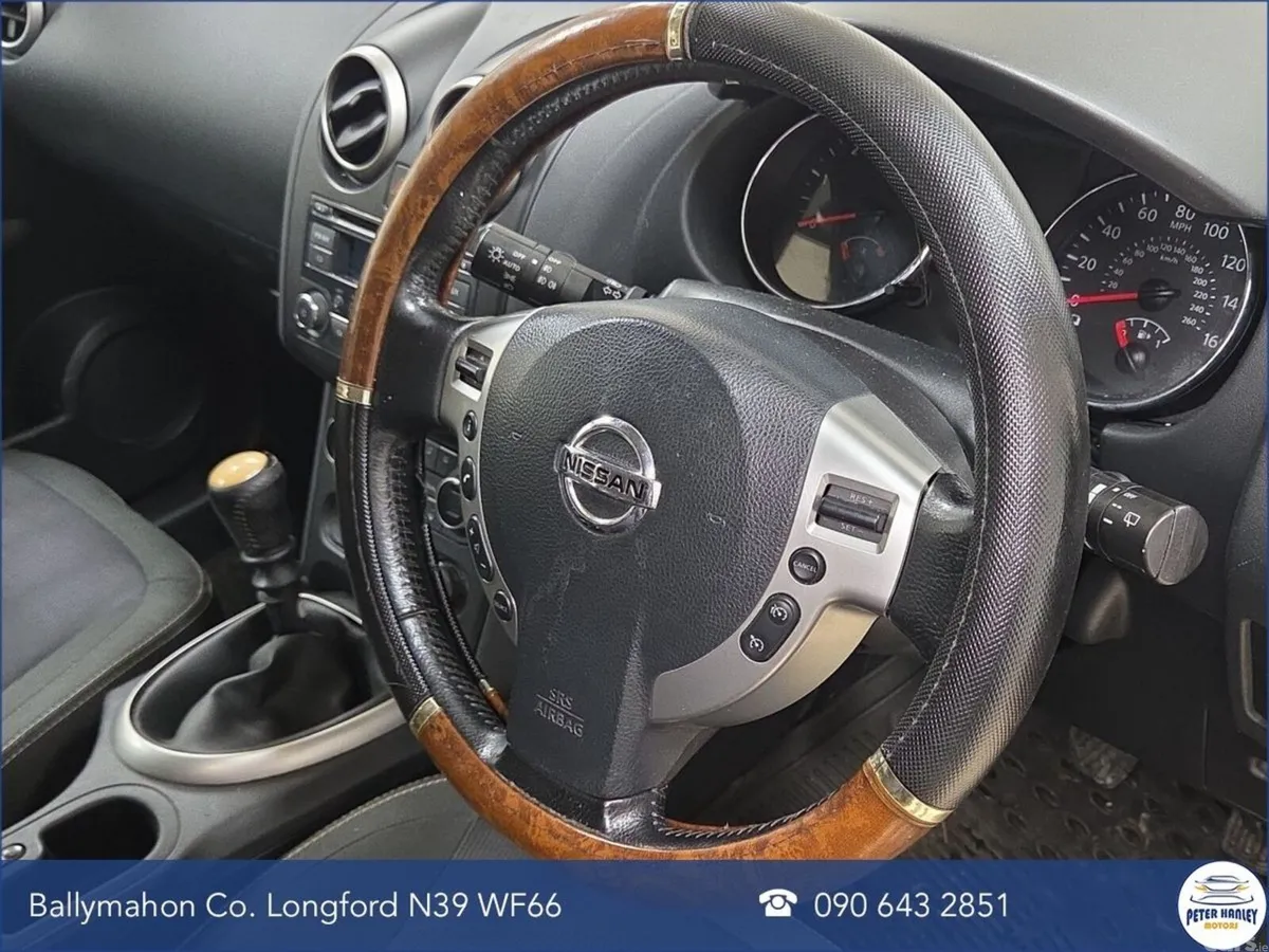 Nissan Qashqai Hatchback, Diesel, 2013, Black