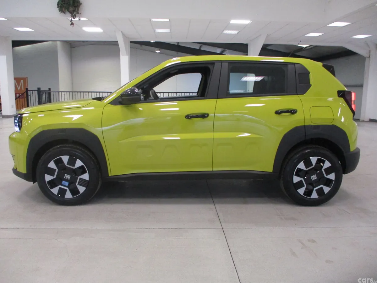 Fiat Grande Panda Hatchback, Petrol Hybrid, 2026, Yellow