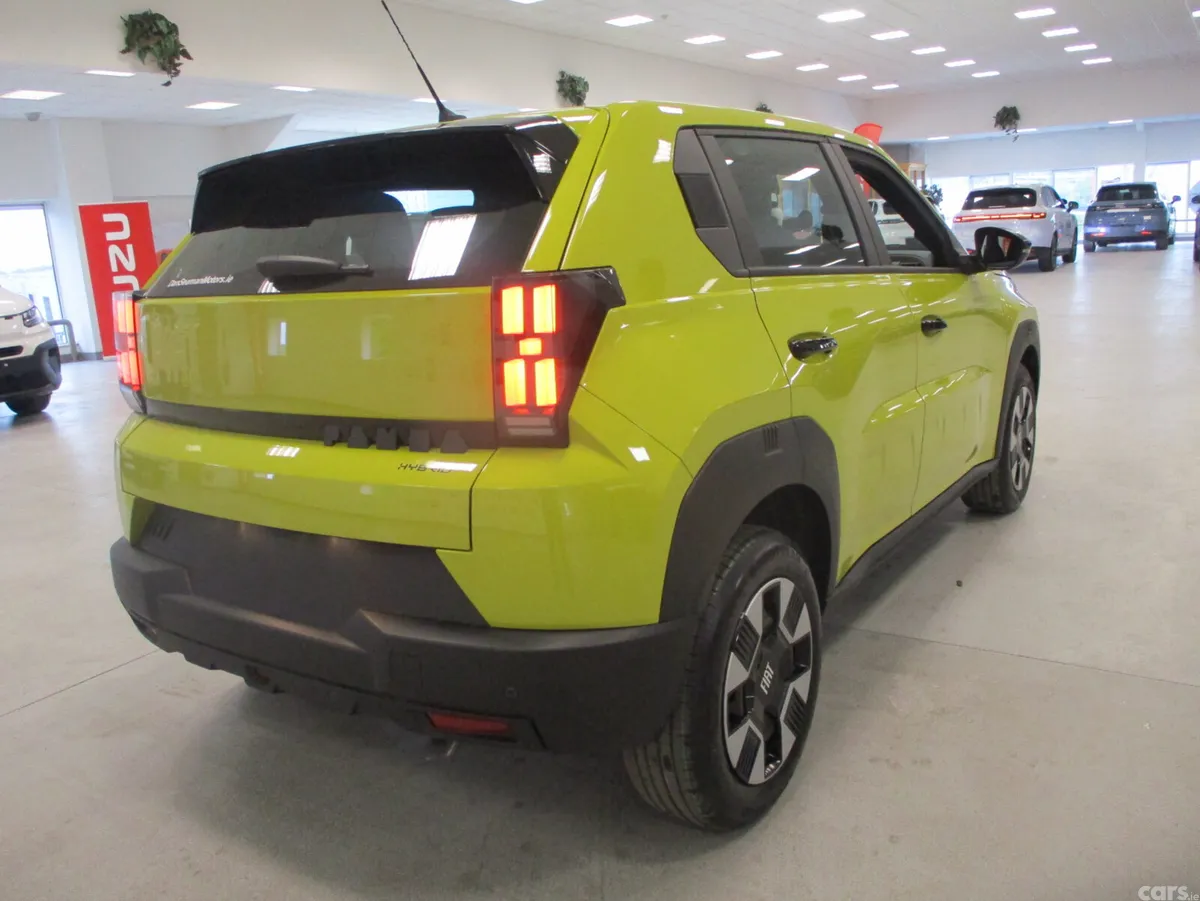 Fiat Grande Panda Hatchback, Petrol Hybrid, 2026, Yellow