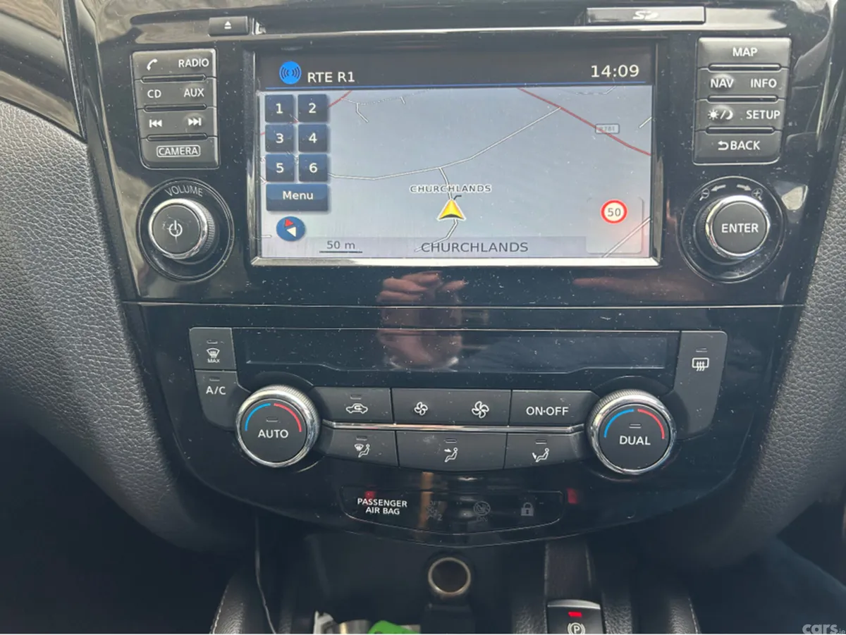 Nissan Qashqai MPV, Diesel, 2018, Red