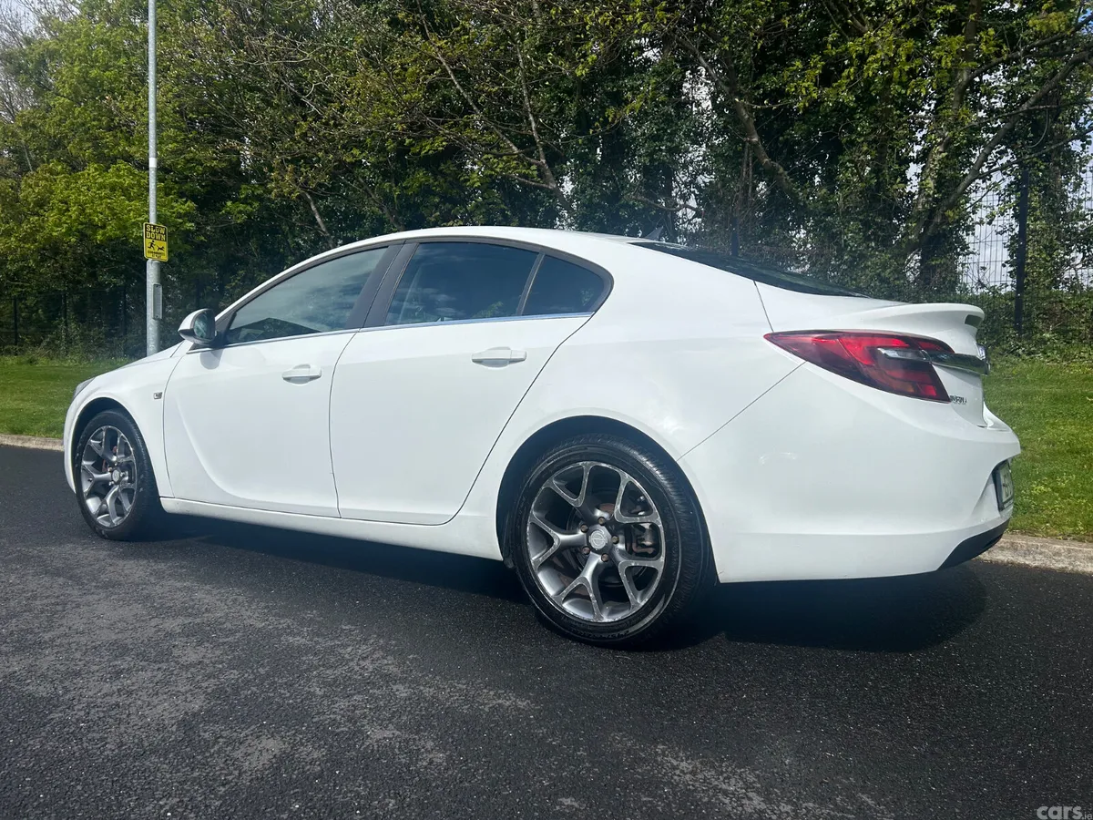 Opel Insignia Hatchback, Diesel, 2015, White