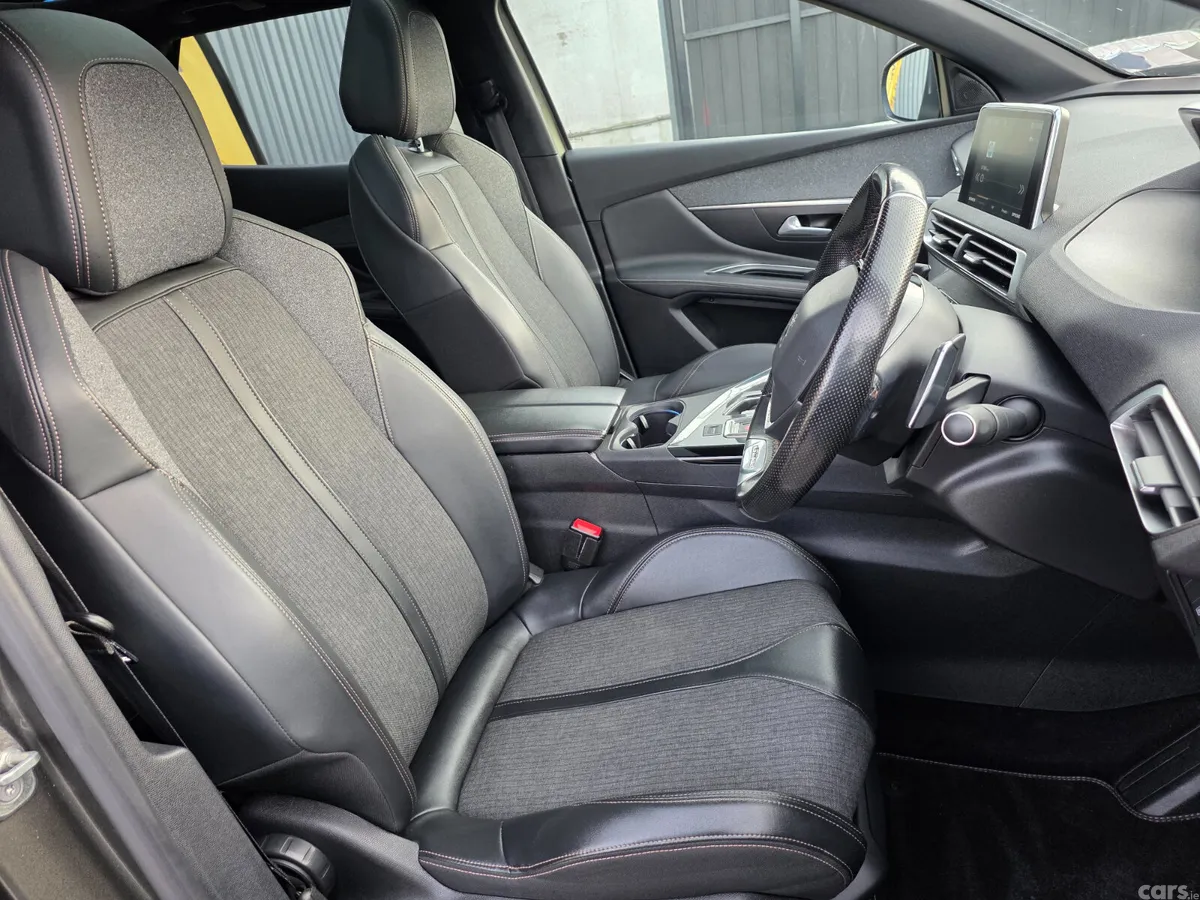 Peugeot 3008 SUV, Petrol, 2019, Grey