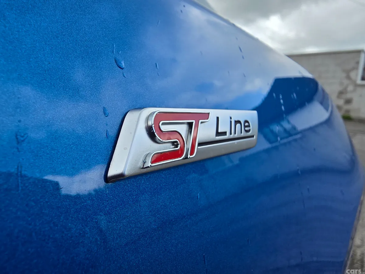Ford Focus Hatchback, Petrol, 2022, Blue
