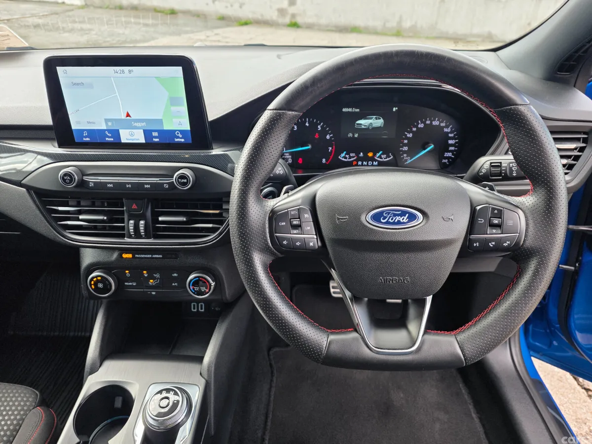 Ford Focus Hatchback, Petrol, 2022, Blue