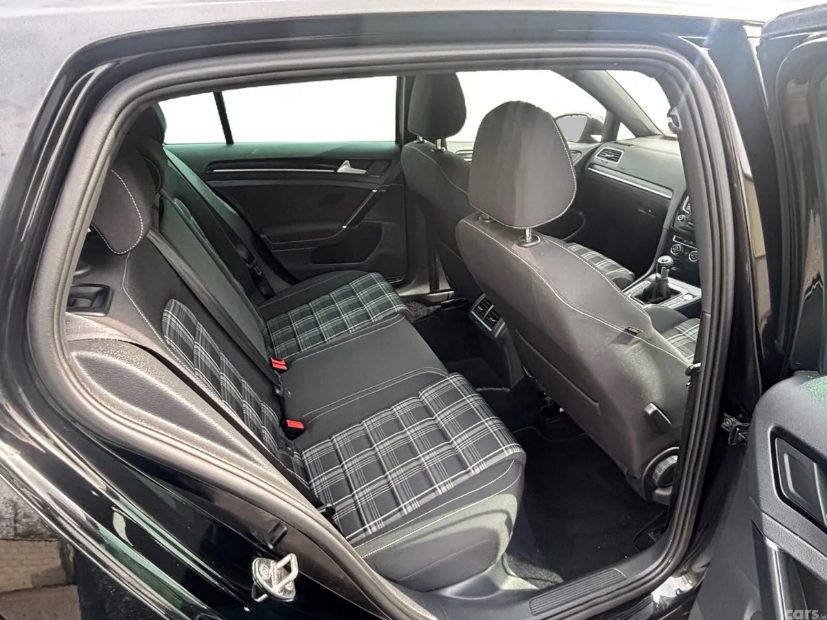 Volkswagen Golf Hatchback, Diesel, 2015, Black