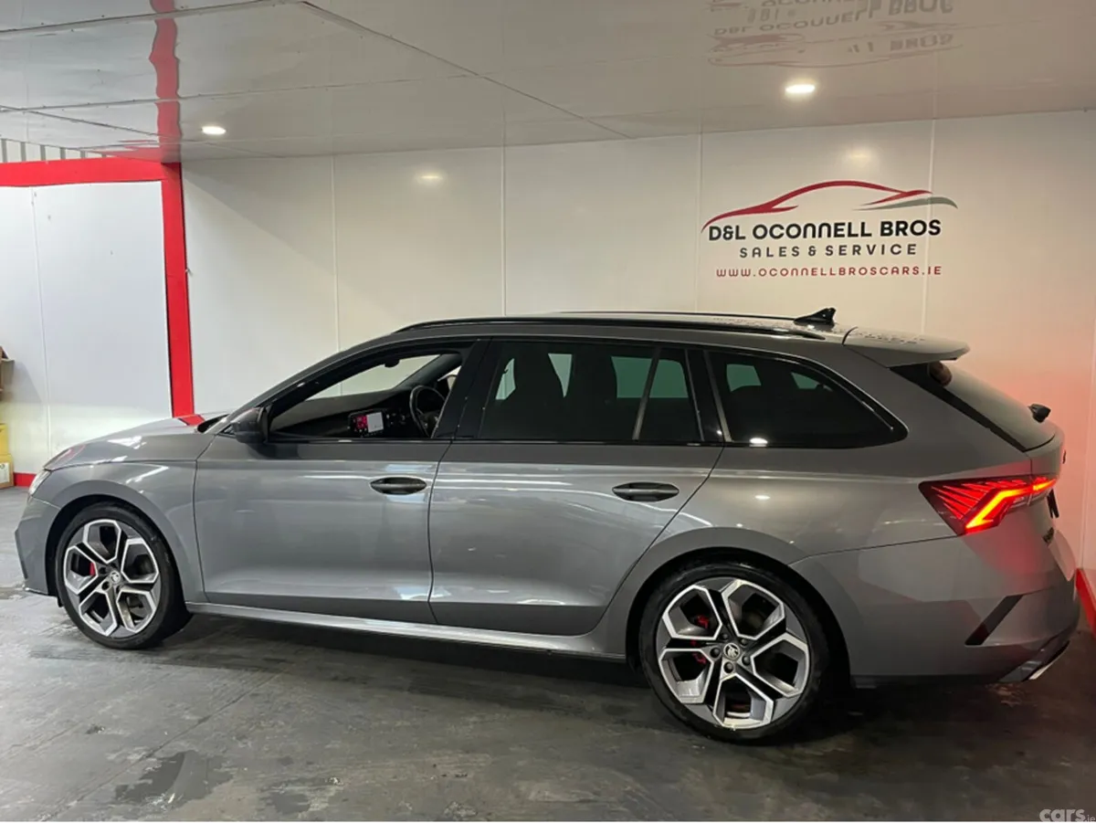 Skoda Octavia Estate, Diesel, 2022, Grey