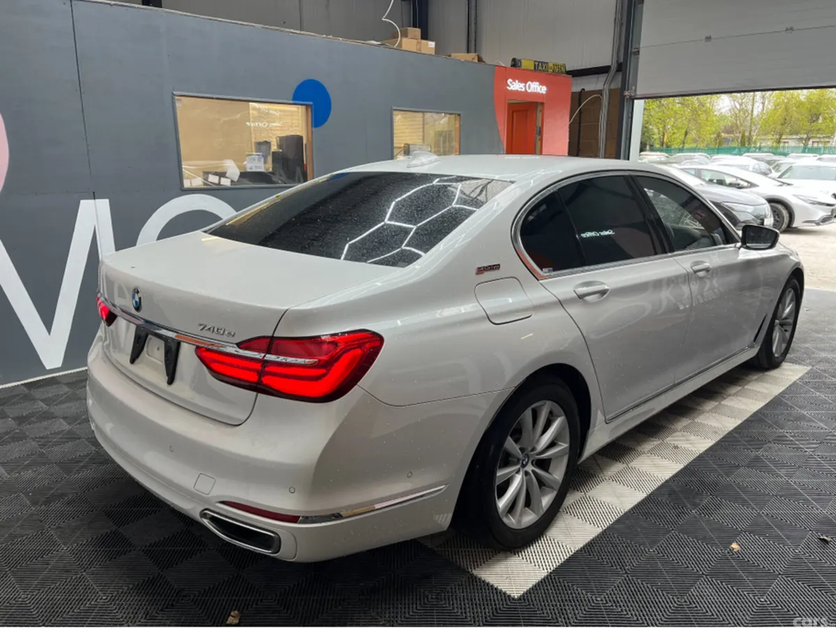 BMW 7-Series Saloon, Petrol Plug-in Hybrid, 2017, White