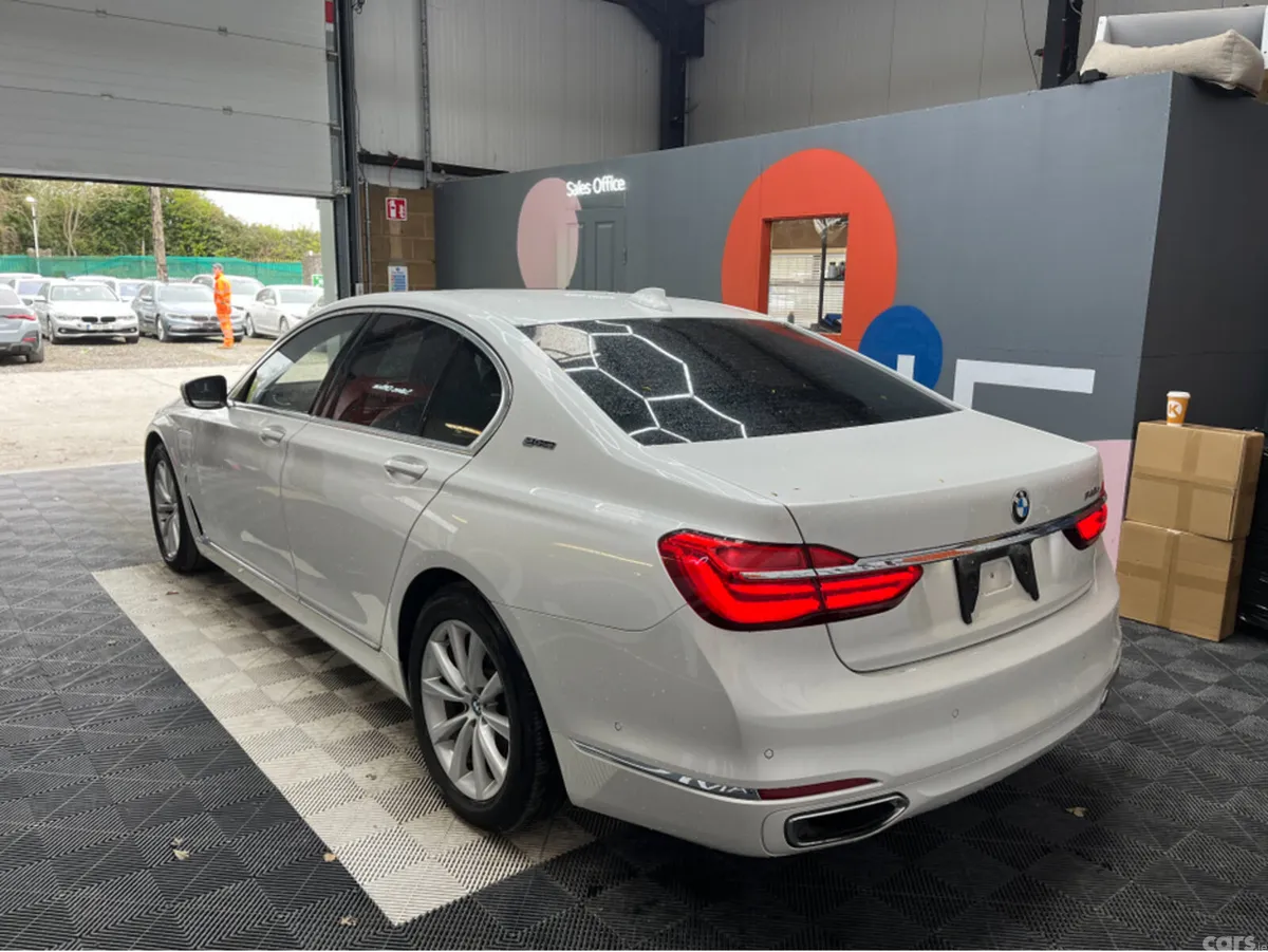 BMW 7-Series Saloon, Petrol Plug-in Hybrid, 2017, White