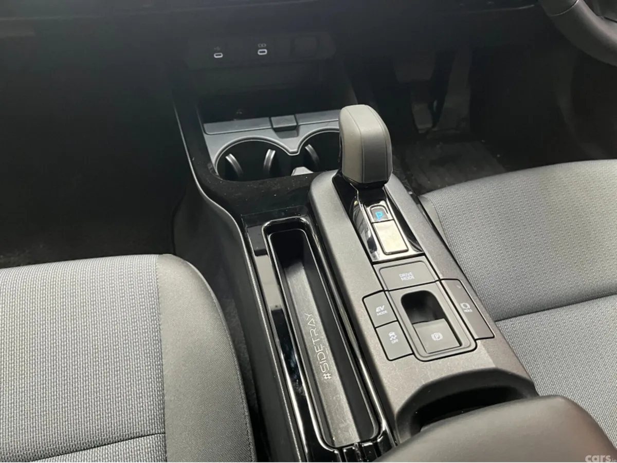 Toyota Prius Saloon, Petrol Hybrid, 2025, Silver