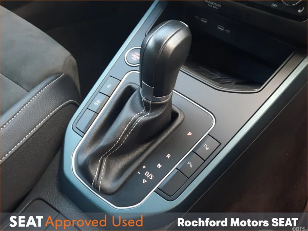 SEAT Arona Hatchback, Petrol, 2024, Grey