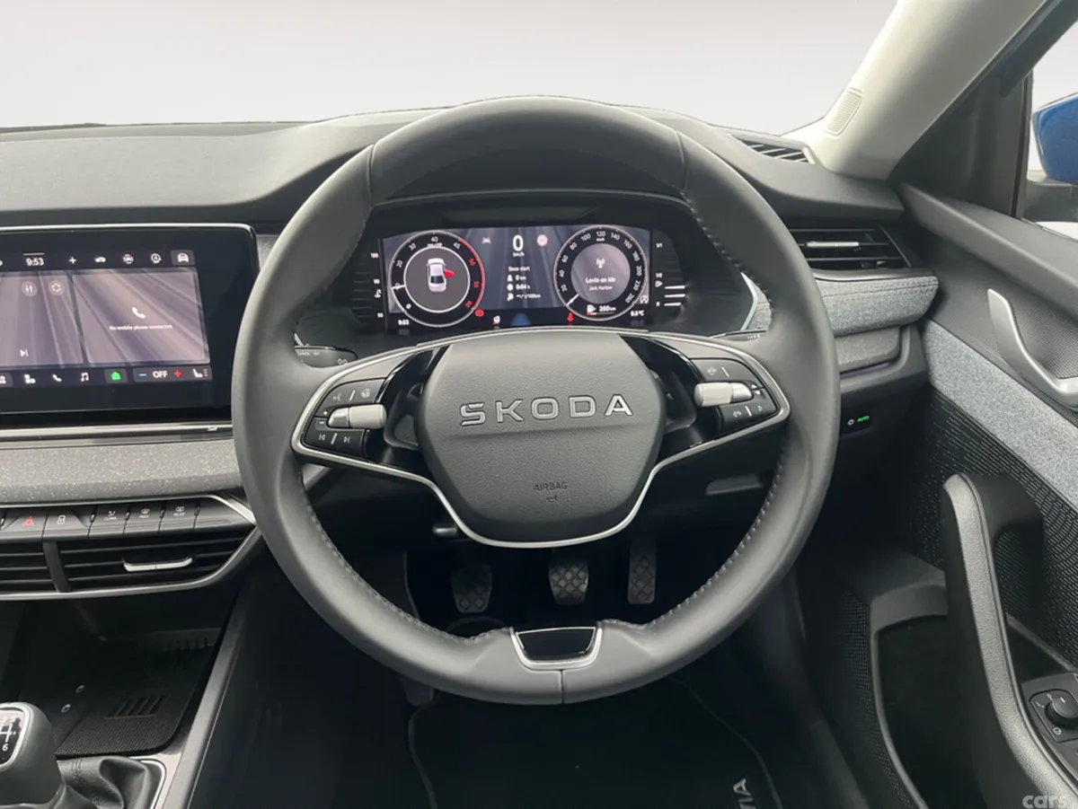 Skoda Octavia Saloon, Diesel, 2025, Blue