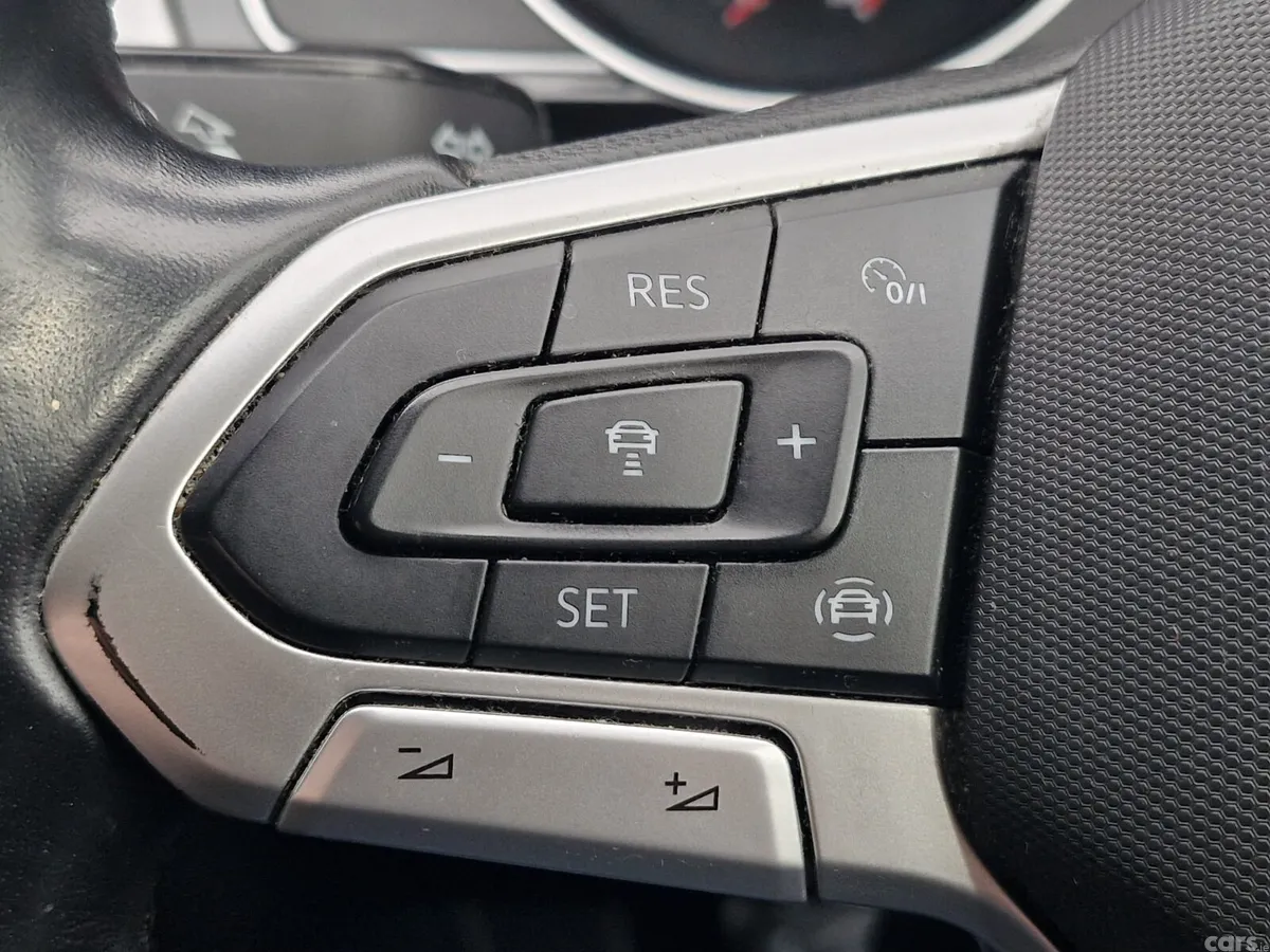 Volkswagen Passat Saloon, Diesel, 2022, Grey