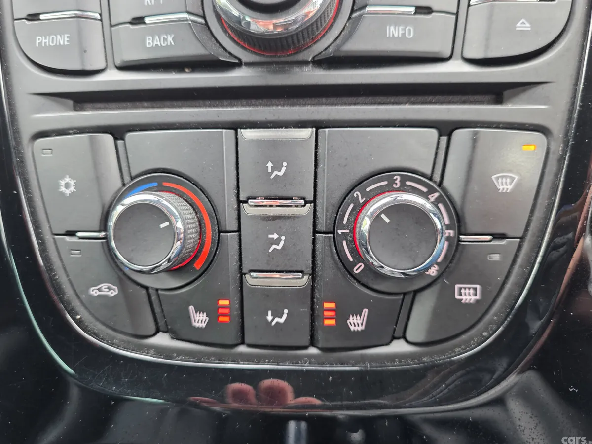 Vauxhall Astra Hatchback, Petrol, 2017, White