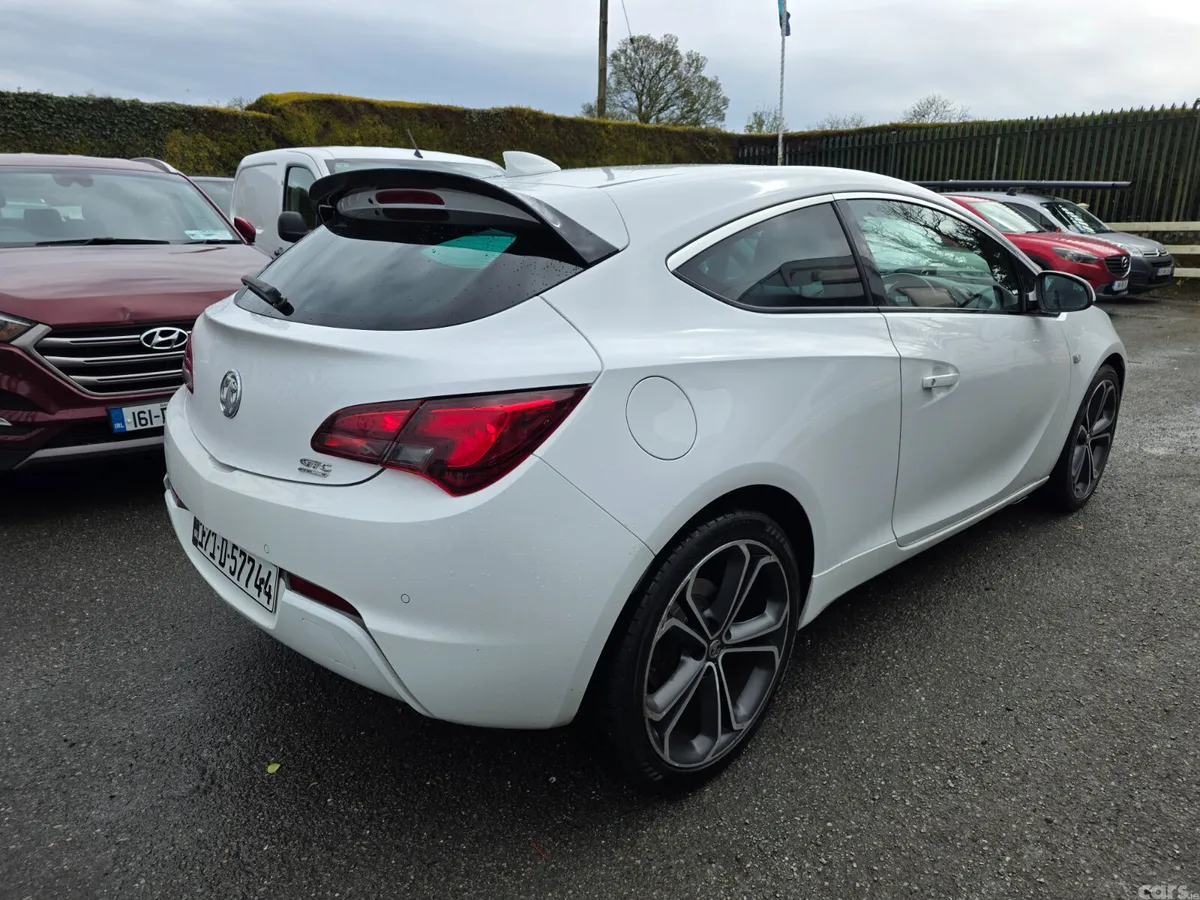 Vauxhall Astra Hatchback, Petrol, 2017, White