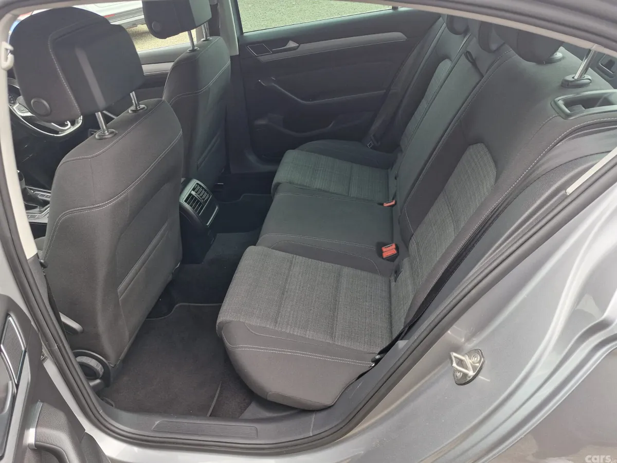 Volkswagen Passat Saloon, Diesel, 2022, Grey