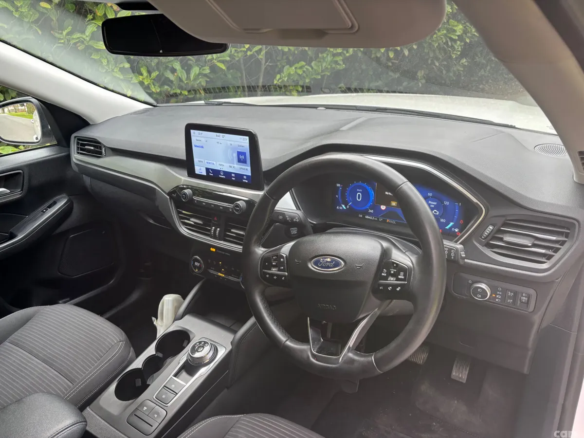 Ford Kuga SUV, Petrol Hybrid, 2023, White