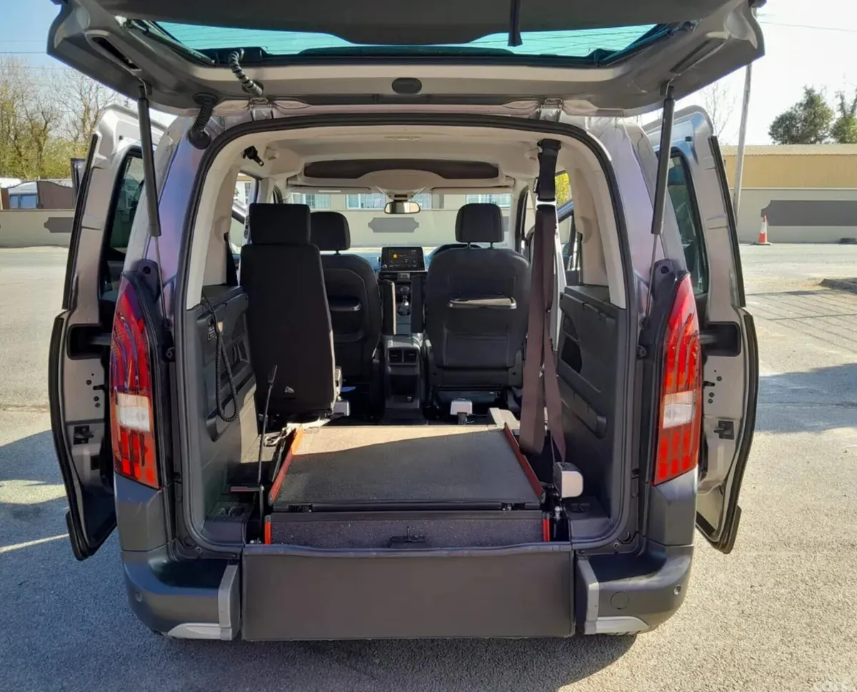 Peugeot Rifter MPV, Diesel, 2022, Grey