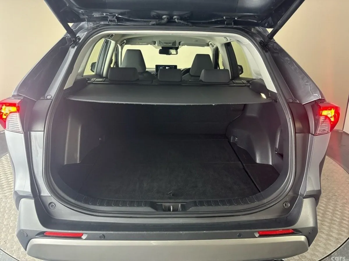 Toyota RAV4 SUV, Petrol Hybrid, 2024, Grey