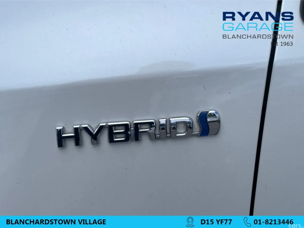 Toyota Prius MPV, Petrol Hybrid, 2019, White