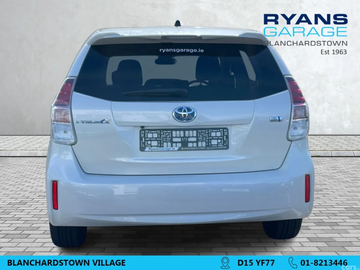 Toyota Prius MPV, Petrol Hybrid, 2019, White