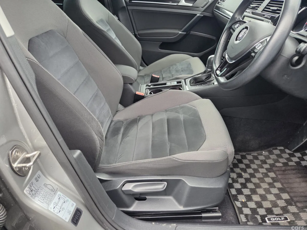 Volkswagen Golf Hatchback, Petrol, 2017, Silver