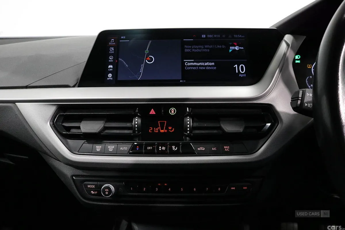 BMW 1-Series Hatchback, Diesel, 2022, Blue